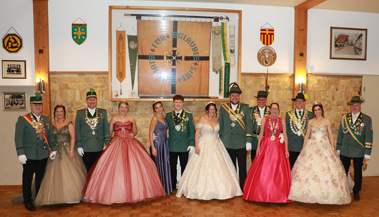 Gemeinsames Bild der Hofstaate