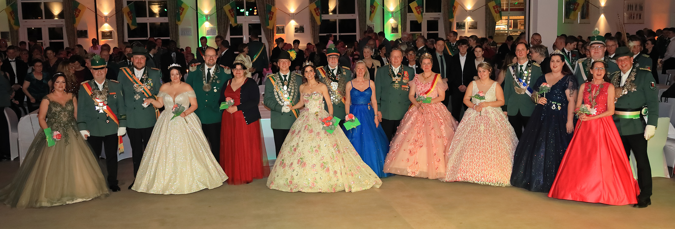 Gruppenbild der geladenen Würdenträger